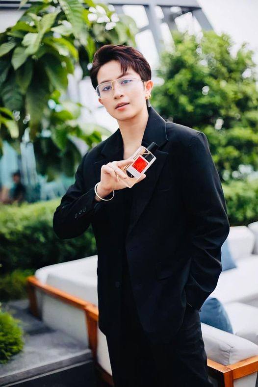 Co-founder F Fresh Spray - Ca sỹ Gil Lê